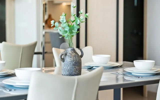 Fairview House - Luxstay near Airport