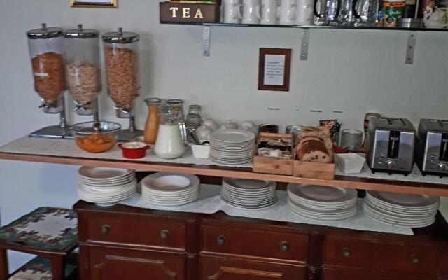 Ainslie Manor Guests House