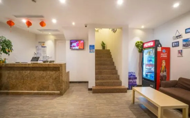 Shanghai Maritime Phoenix theme Hotel