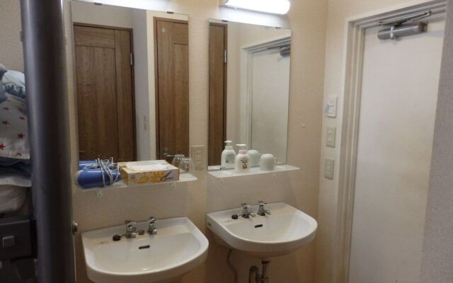 Backpacker's Mini House - Hostel