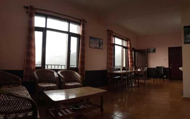 Goroomgo Thakur Home's Shimla