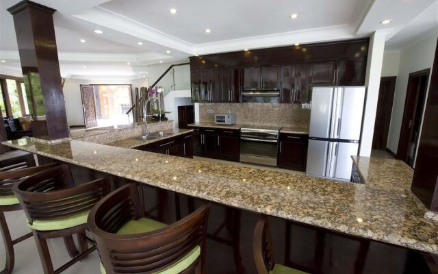 Citrus Tree Villas - Royalty