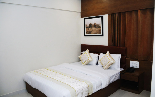 Hotel Crystal Luxury INN