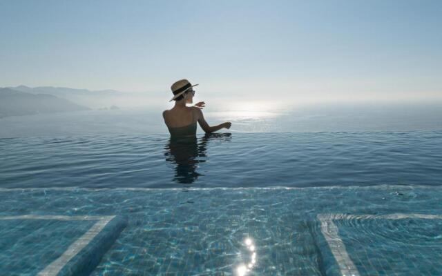Grand Miramar All Luxury Suites & Residences