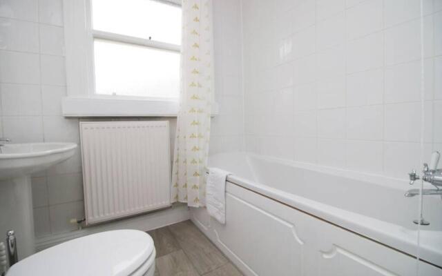 Spacious Georgian Apartment 5 mins from Bath Abbey