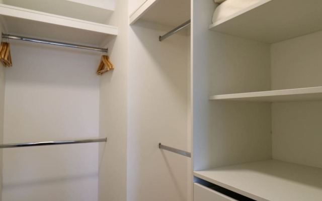 w Spectacular 2BR in the Heart of Miraflores