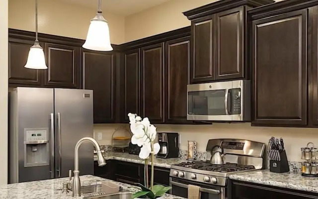Pleasant Surprise By Signature Vacation Rentals