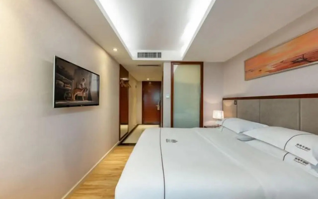 The King Lycra Hotel