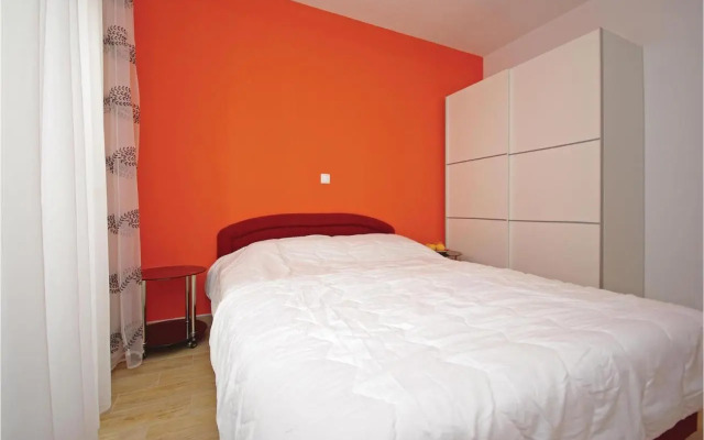 One-Bedroom Apartment Makarska with Sea View 07