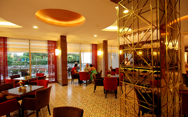 Grand Okan Hotel