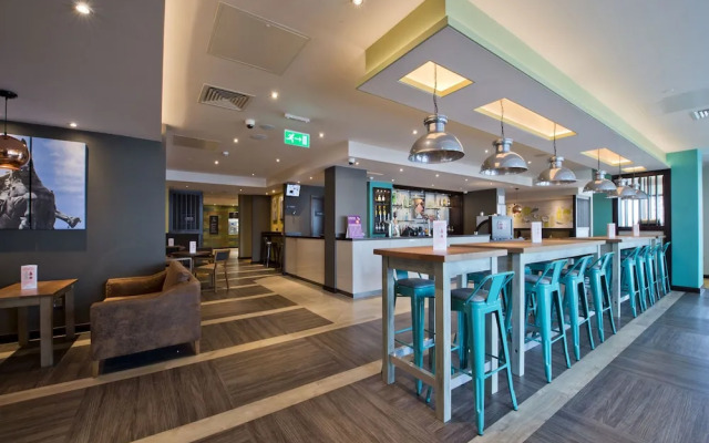 Premier Inn Leeds Cc - Whitehall Road