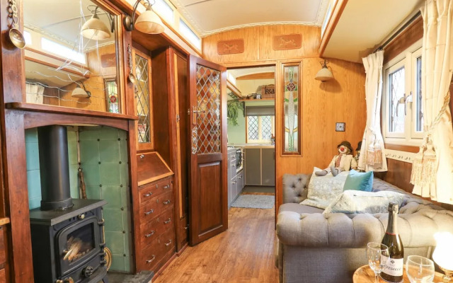 Dolly the Circus Wagon