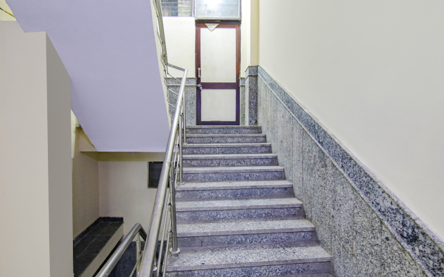 Fabhotel F9 Ashok Vihar