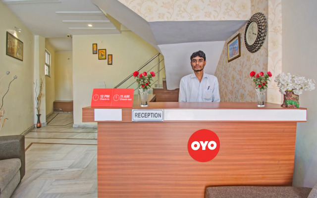 OYO 93189 Hotel Ak Villas