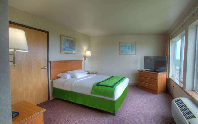Quinault Sweet Grass Hotel