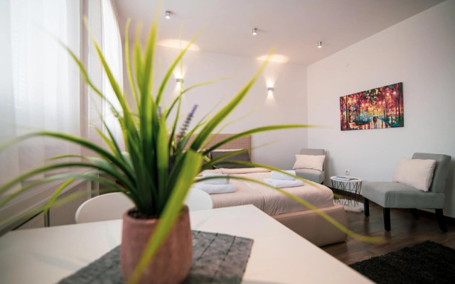 5 Star Central Studio