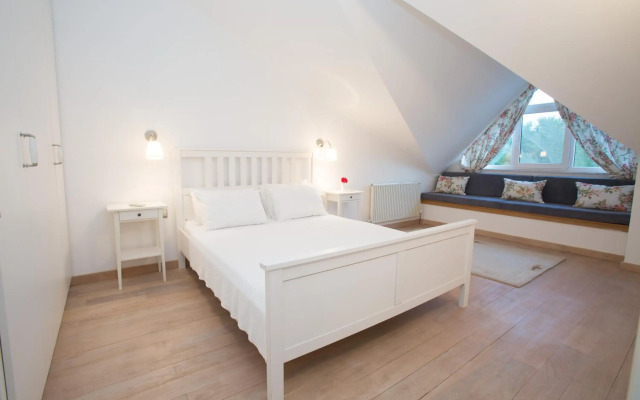 Dedeminn Marina Hotel