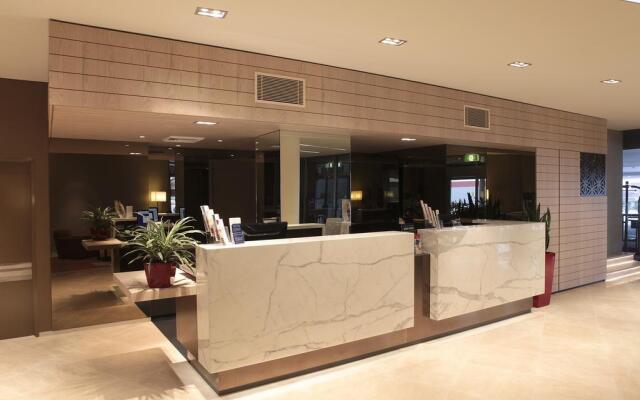 Novotel Sydney West HQ Hotel