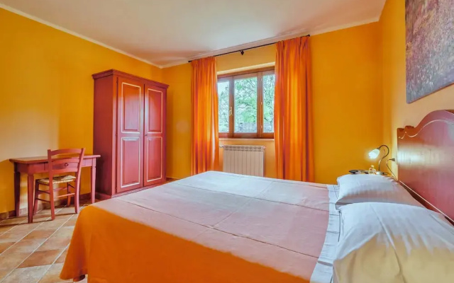 Residence with thermal pools in Sorano