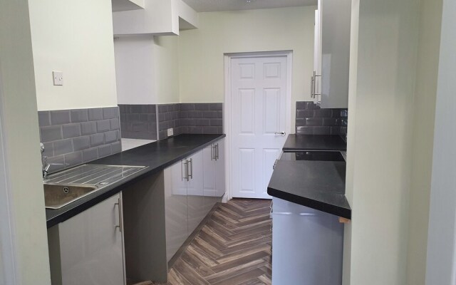 Quiet 2 Bedroom Apartment