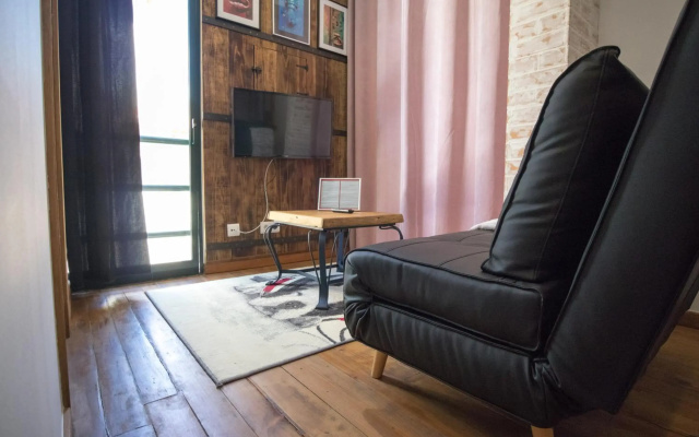 Modern & Recycled Guest House