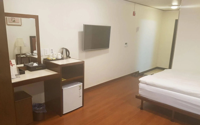 Youngbin Hotel