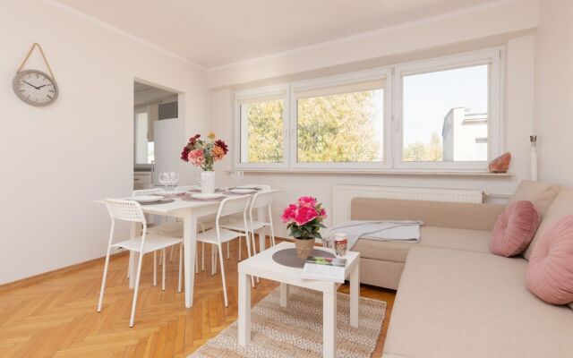 Warsaw Apartment Kasprowicza by Renters