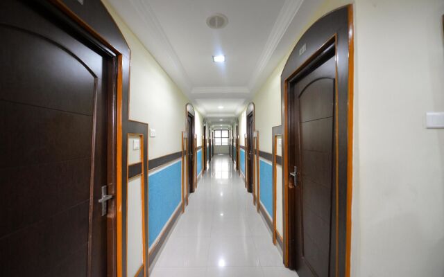 OYO Flagship 983 Hotel Surya Residency