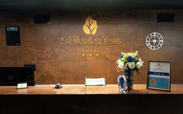 Zaliasis Slenis — отель с самостоятельным заездом
