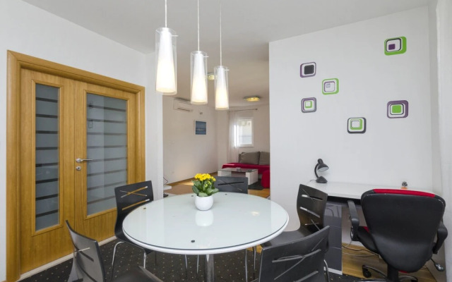 Apartment Pave