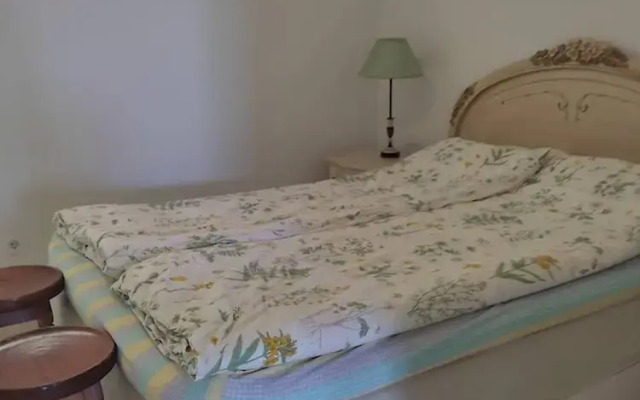 Marina Apartment With Garden by El Sirocco