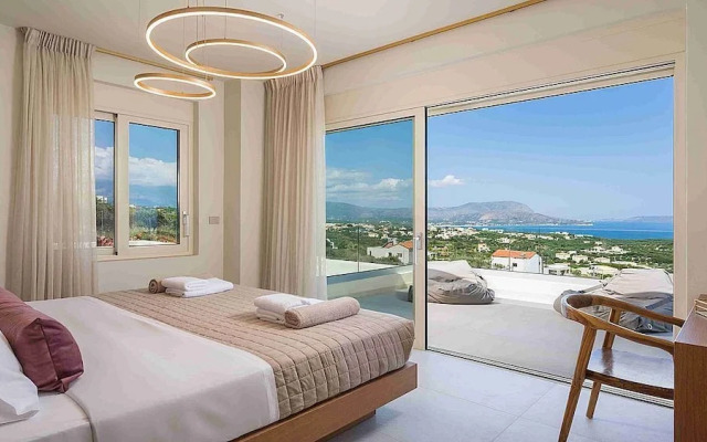 An Elegant villa in Kokkino Horio