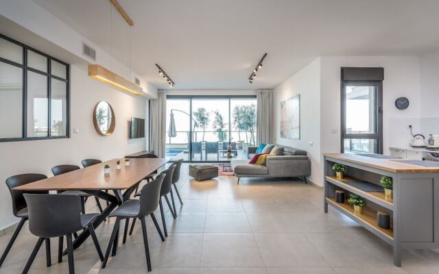 luxury garden apartment heated pool