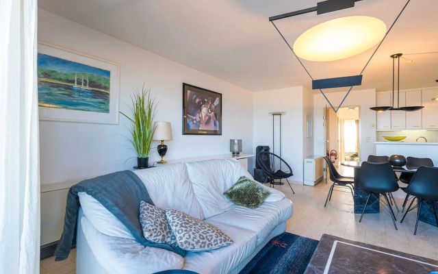 Flat in Koksijde With Sea Views