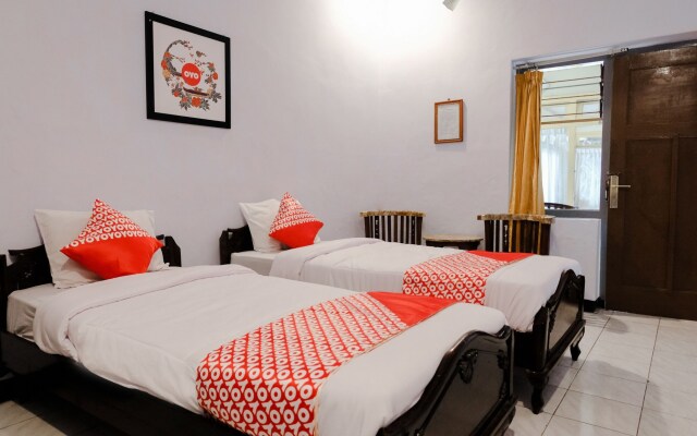OYO 1036 Hotel Palem 1