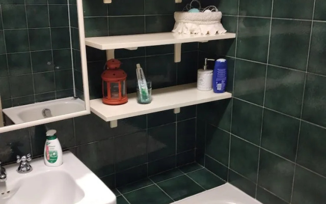 Room-room With Private Bathroom In Bolog