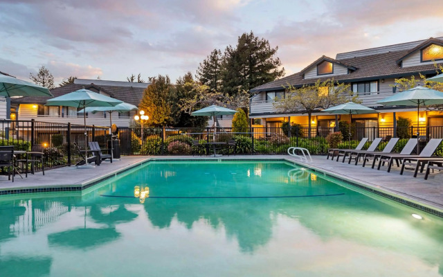 Seacliff Inn Aptos, Tapestry Collection by Hilton