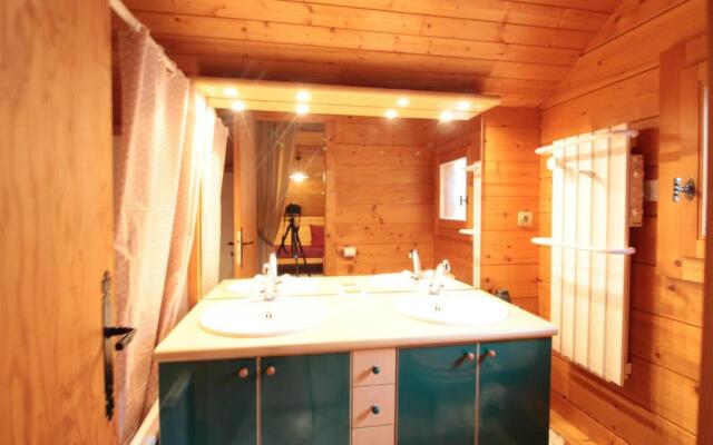 Chalet Les Carroz d'Arâches, 4 pièces, 8 personnes - FR-1-572-107