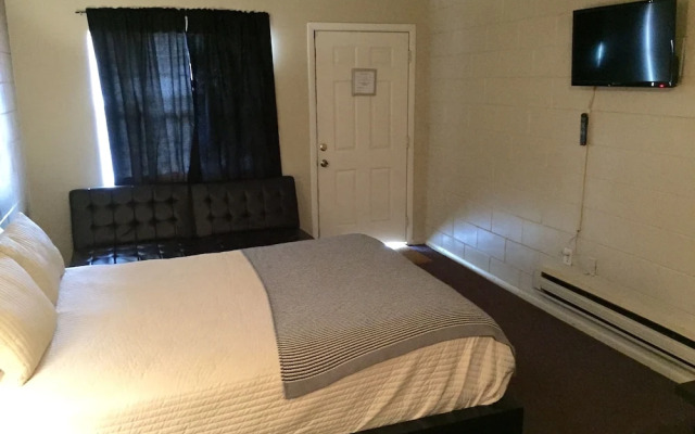 Three Rivers Motel