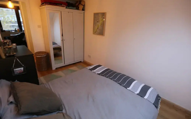 Trendy Notting Hill 1 Bedroom Apartment With Balcony