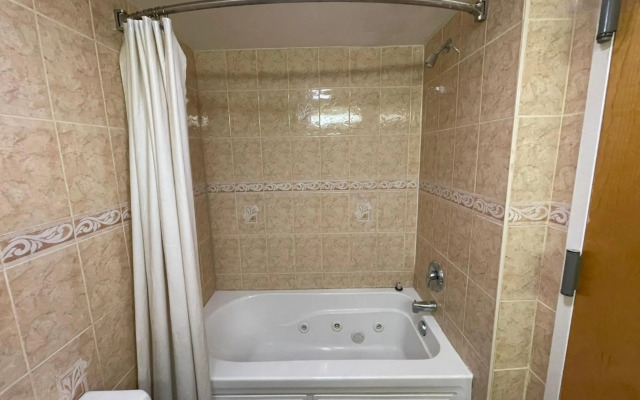 Sea Palace Inn