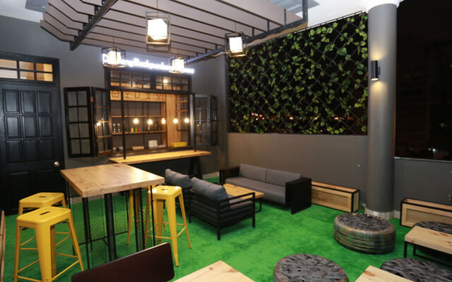 Barneys Danang Backpackers House