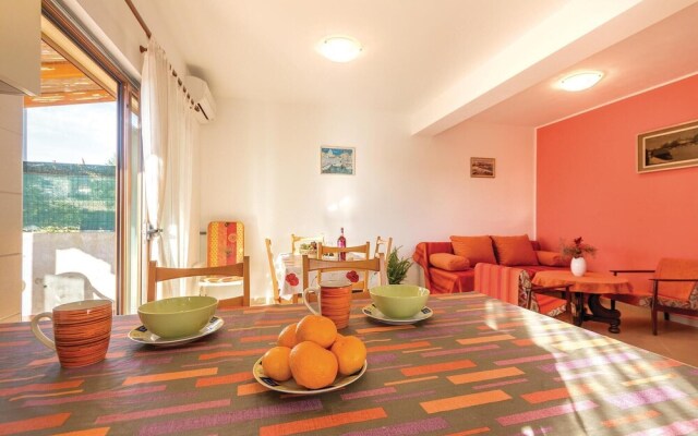 Stunning Home in Liznjan With Wifi and 2 Bedrooms