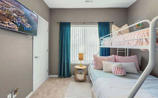 Panoramic Sunset Escape Waterfront Condo for 7!