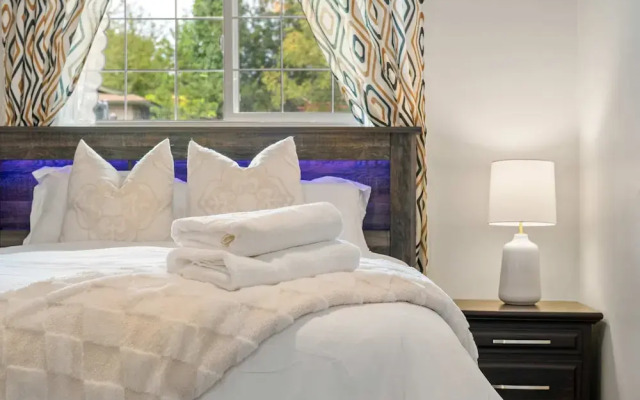 NEW Near Golf Yoga Classes Private Suite Wine