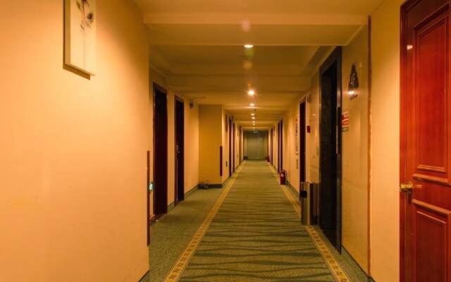 GreenTree Inn Dalian Zhoushuizi Airport Express Hotel