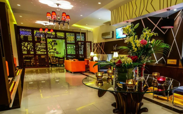 Meneur Hotel