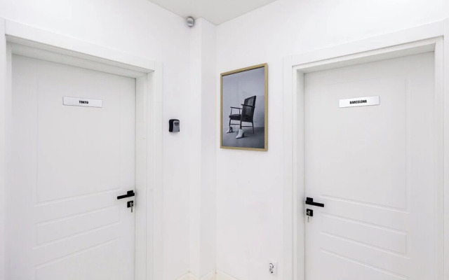 Bucharest Studios Los Angeles Room