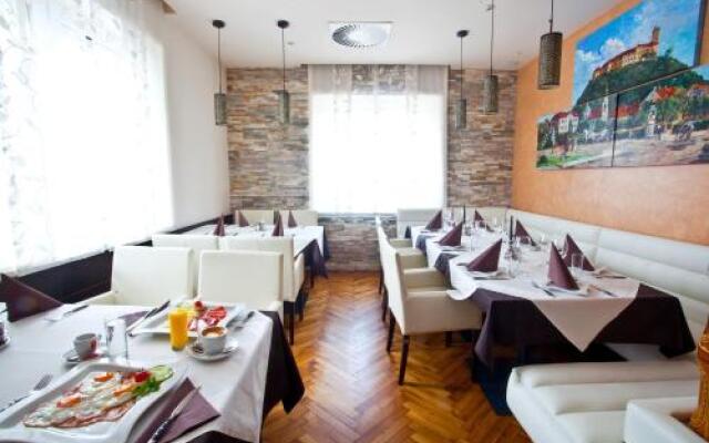 Guesthouse KUBUS