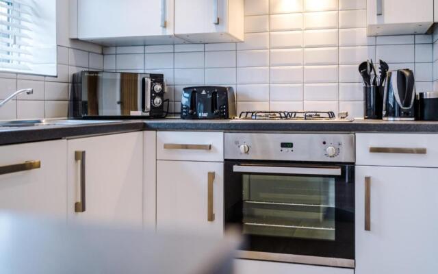 Lovely 3 Bed house - Park Lane